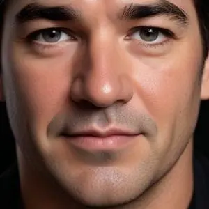 Kyle Chandler